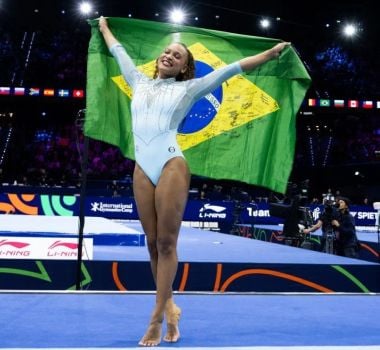 Imagem - Rebeca Andrade é tricampeã no Salto e bate recorde no Mundial de Ginástica, na Holanda