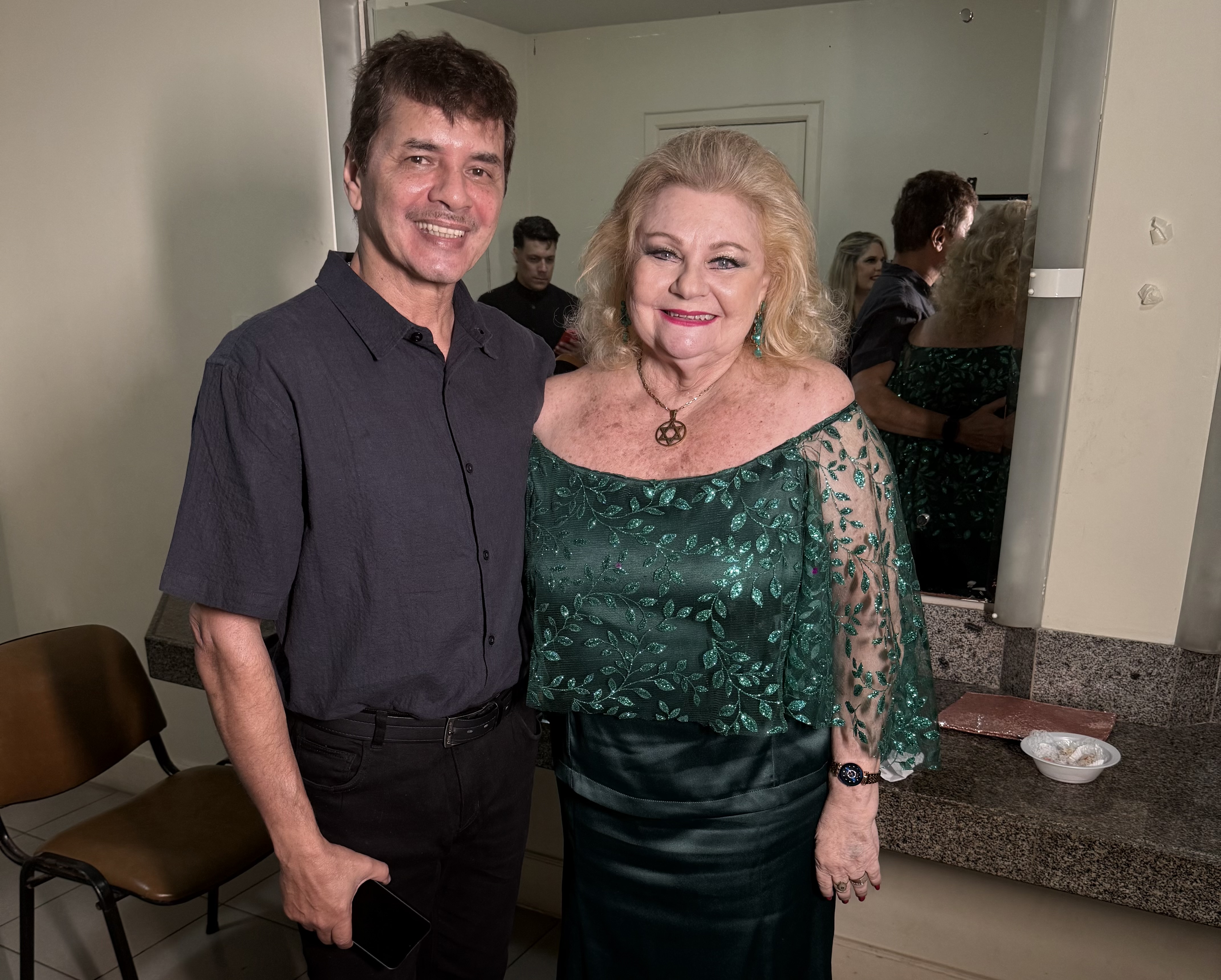 Profº Sérgio Lobato e Prfª Clara Pinto