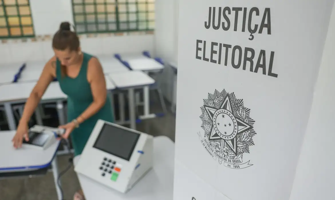 (Urna eletrônica) 