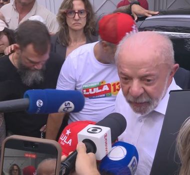 Imagem - Lula vota em São Paulo e destaca mobilização popular na campanha: "Nunca vi nada igual"