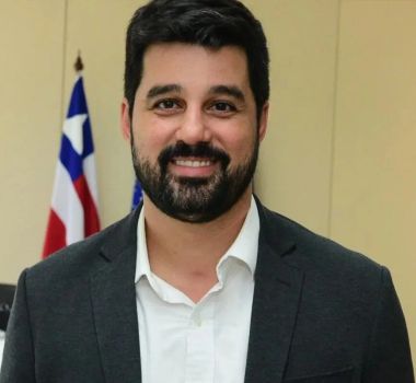 Imagem - Secretário de Salvador alvo de ordem de prisão por redução de ônibus está na França
