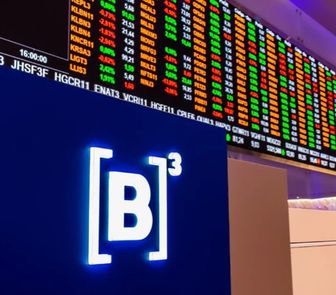 Imagem - Dólar sobe mais de 10% e B3 amplia limites de queda com estresse nos mercados no 1º pregão pós-eleição