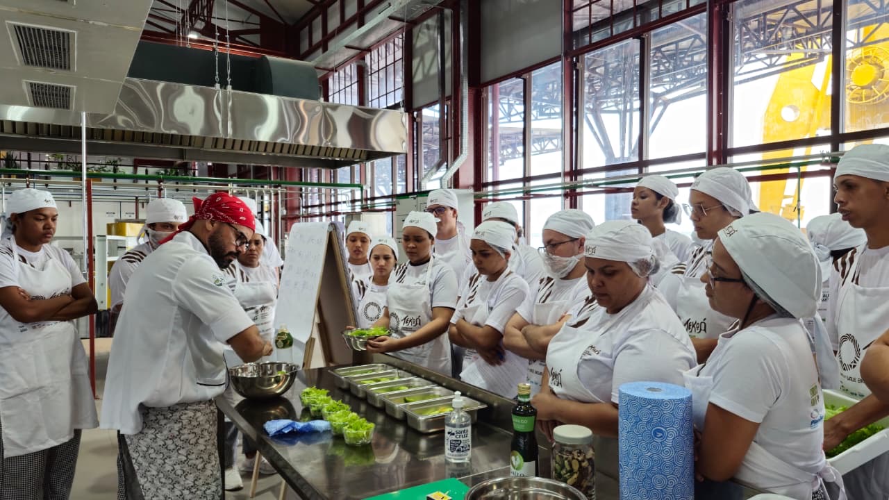 As inscrições para concorrer a uma das 30 vagas gratuitas no curso profissionalizante de Auxiliar de Cozinha do Tekoá, em Belém, encerram nesta segunda-feira (26). 