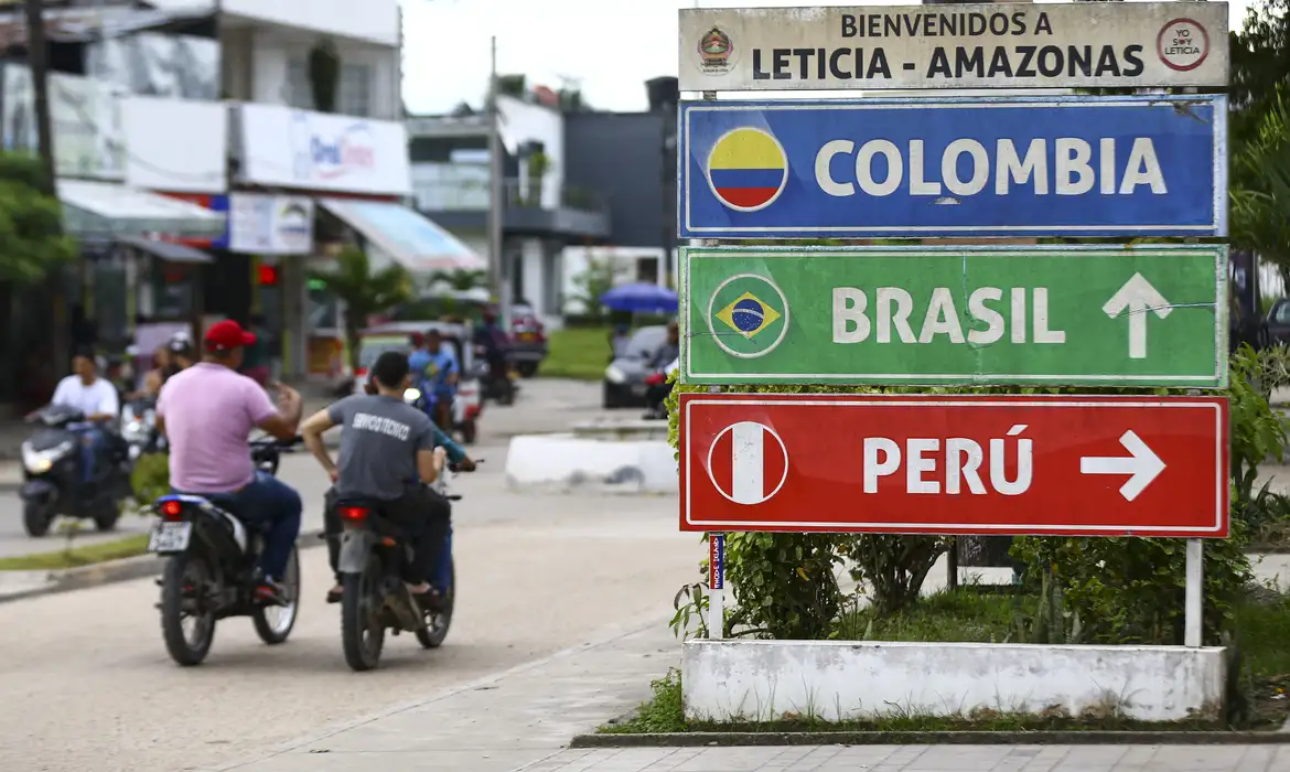 Fronteira entre o Brasil e a Colômbia.
