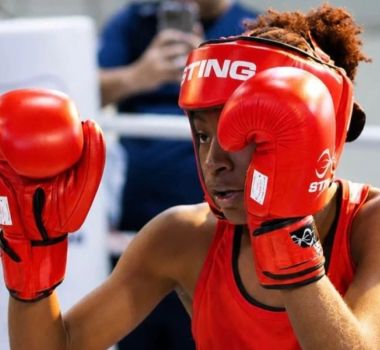 Imagem - Elissandra Santos vence japonesa e conquista título mundial de boxe Sub-19