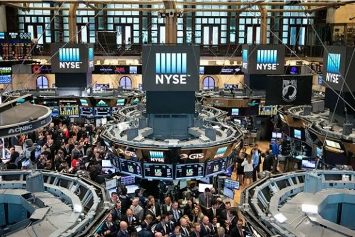 Mercado internacional abre em busca de estabilização após B3 fechar em queda histórica de 13,88%