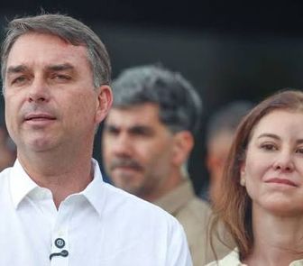 Imagem - Avião que transportava Flávio Bolsonaro deixa o Equador com destino aos Estados Unidos