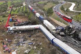 Acidente ocorreu na província de Toledo, envolveu composições das empresas Renfe e Iryo e provocou a suspensão da circulação ferroviária entre Madri e a região da Andaluzia.