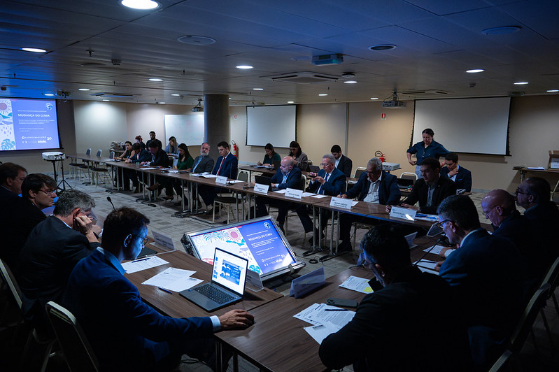 CNI une infraestrutura e meio ambiente para prevenir desastres e prejuízos do Super El Niño. 