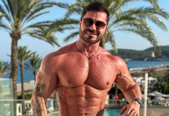 Influenciador fitness é acusado de participar de esquema de desvio de insumos químicos que teriam sido usados na produção de cocaína e crack; defesa afirma que vai demonstrar a improcedência das acusações.