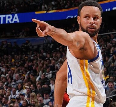 Imagem - Curry brilha com 44 pontos, comanda vitória dos Warriors e iguala recorde de LeBron