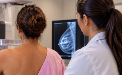 Com previsão de 1.320 novos casos da doença por ano no Pará, mudanças nas orientações para realização do exame reforçam a importância do acesso à saúde, especialmente para mulheres jovens e moradoras do interior do estado