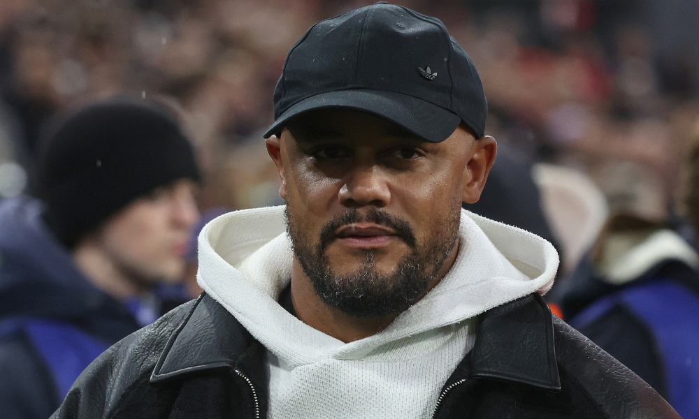 Kompany recebe alta após desmaio, mas segue sem previsão de retorno ao Bayern -