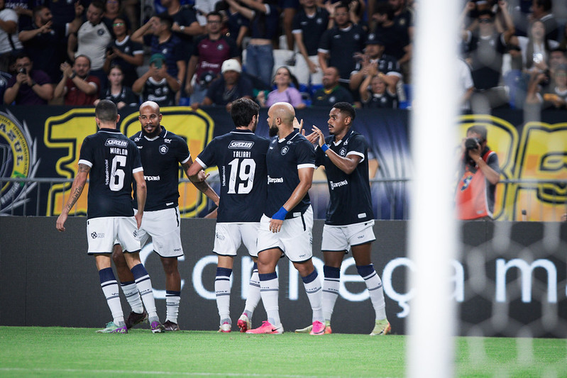 Remo vence o Botafogo e registra público de mais de 13 mil torcedores no Mangueirão -