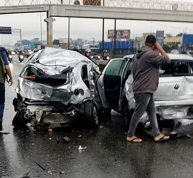 Imagem - Motorista morre ao volante e ônibus tinge outros veículos deixando feridos no RJ