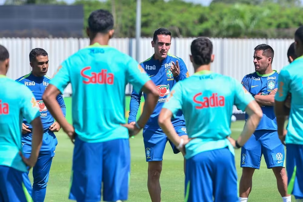 Paulo Victor é o treinador da Seleção Brasileira Sub-20 - 